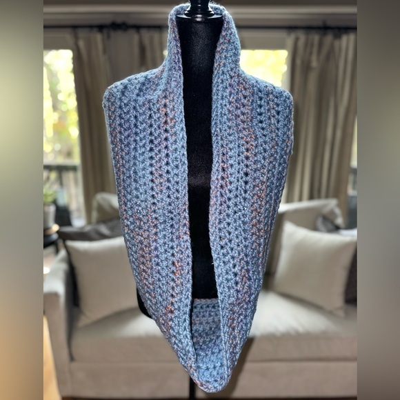 Alpaca Infinity Scarf - Picture 2 of 2